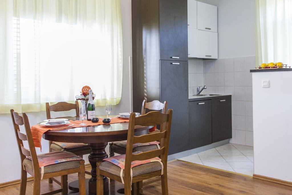 Apartment Amber Koromačno Zimmer foto
